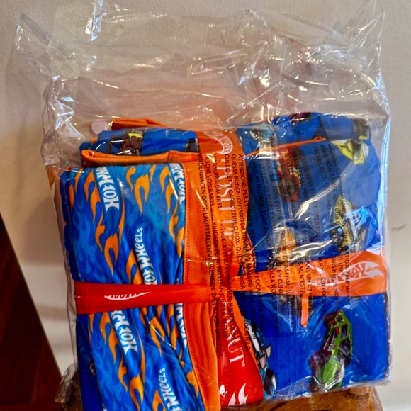 Posh Peanut Other Nib Posh Peanut Hot Wheels Giant Grand Luxe Patoo